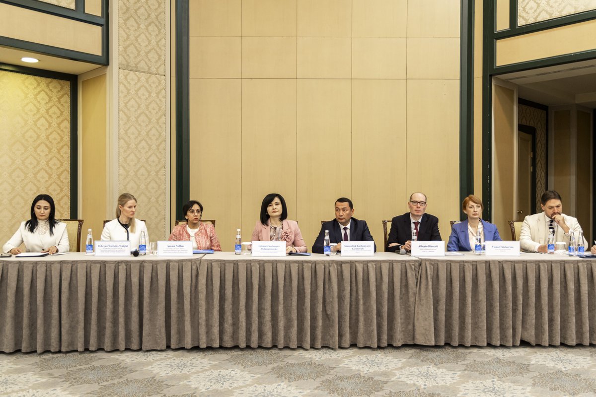 UNICEF_UZB's tweet photo. Curriculum reform to enhance education quality in 🇺🇿 is a central priority of #SmartEd. Funded by @IsDB_Group @ArabCoordGroup and @GPforEducation, the initiative is implemented with @uzeduu, @UNICEF_UZB, and @Cambridge_Uni, reaching 8.8M learners: https://t.co/oXsmYhyxSy https://t.co/qxDit7s0g4