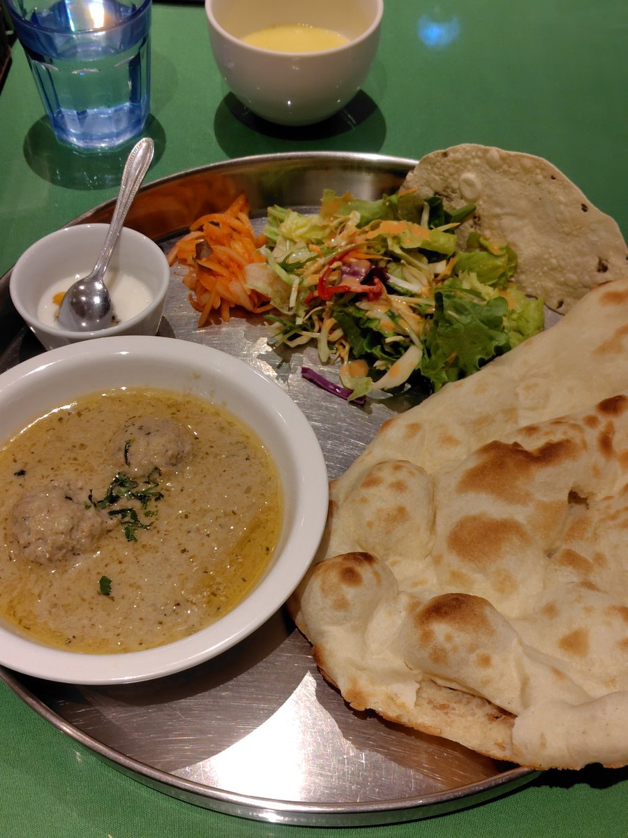 sango_c's tweet photo. そして、大森のMashalに来ました
美味しいもの食べて頑張るよ！！！
白いのはジャガイモと鶏肉団子の白いカレーです
ピリ辛うまし
次はディナーのビリヤニ食べたいー
#Mashal https://t.co/7WGdhdi8pa