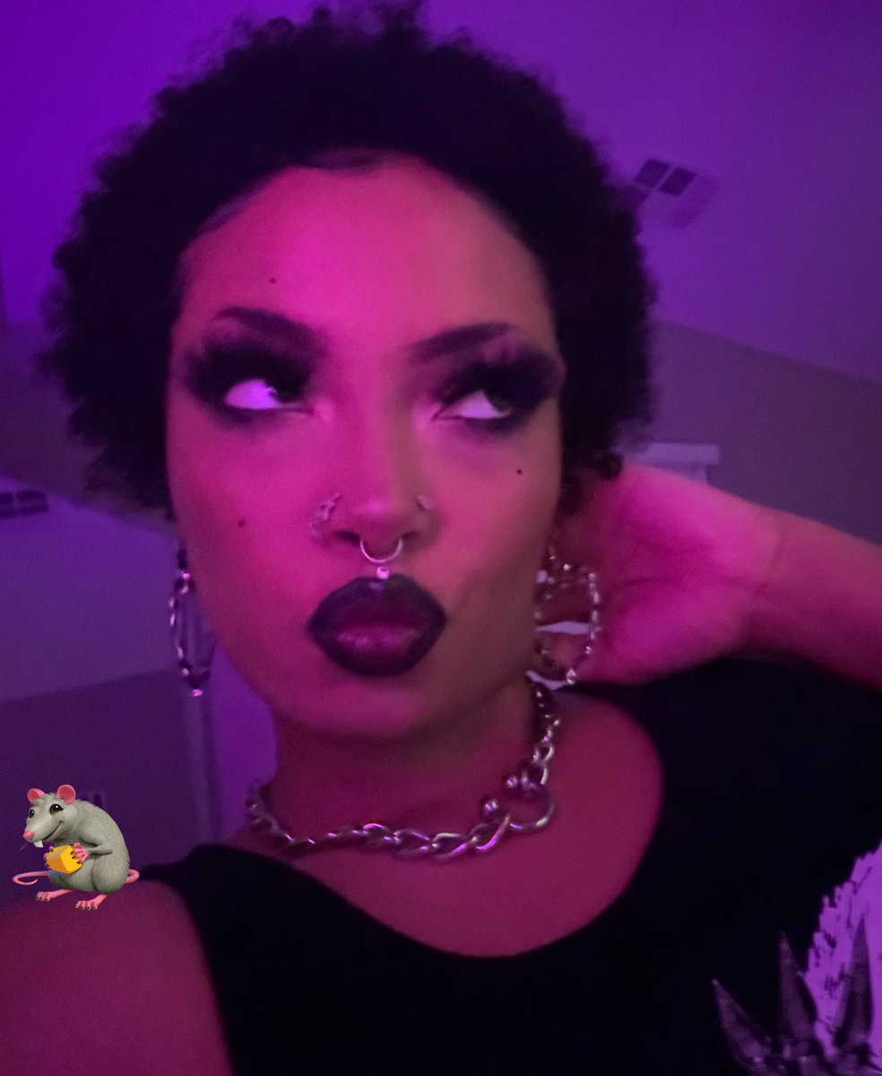 𝔪𝔦𝔰𝔰 𝔞𝔰𝔰 𝔢𝔞𝔱𝔢𝔯 tweet media