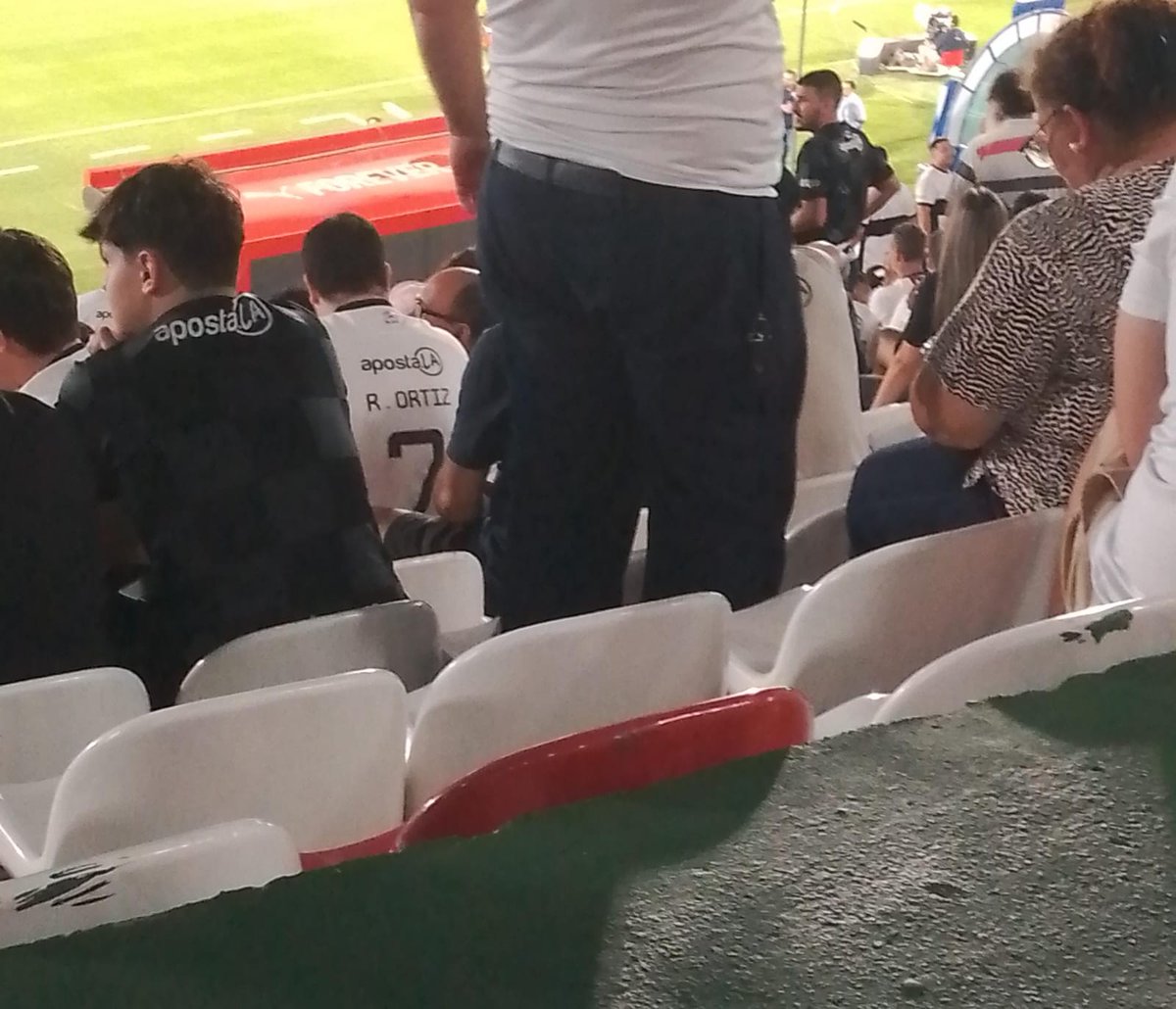 Entonces Richard usa la casaca número 7? Pensé que era Fernando Cardozo 
<a href="/out_futbolpy/">OOC Fútbol Paraguayo</a>