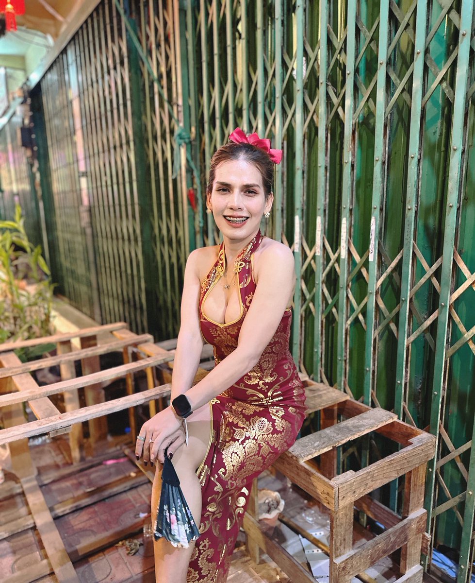 สาวสองคอนหวัน tweet media