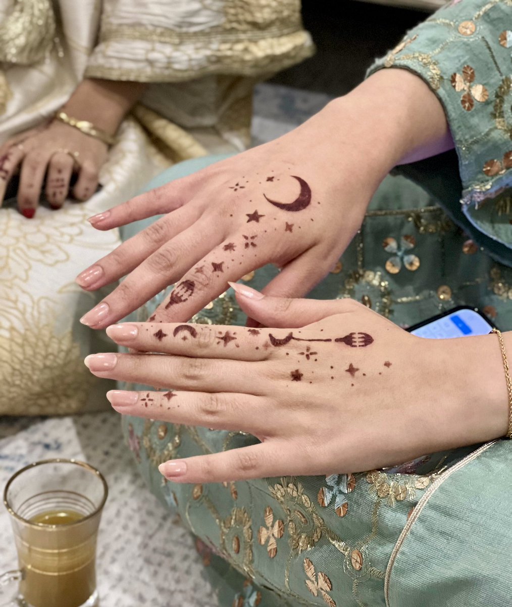 لأول مره صيادلة يجتمعون بدون مذاكرة 
❤️❤️✨