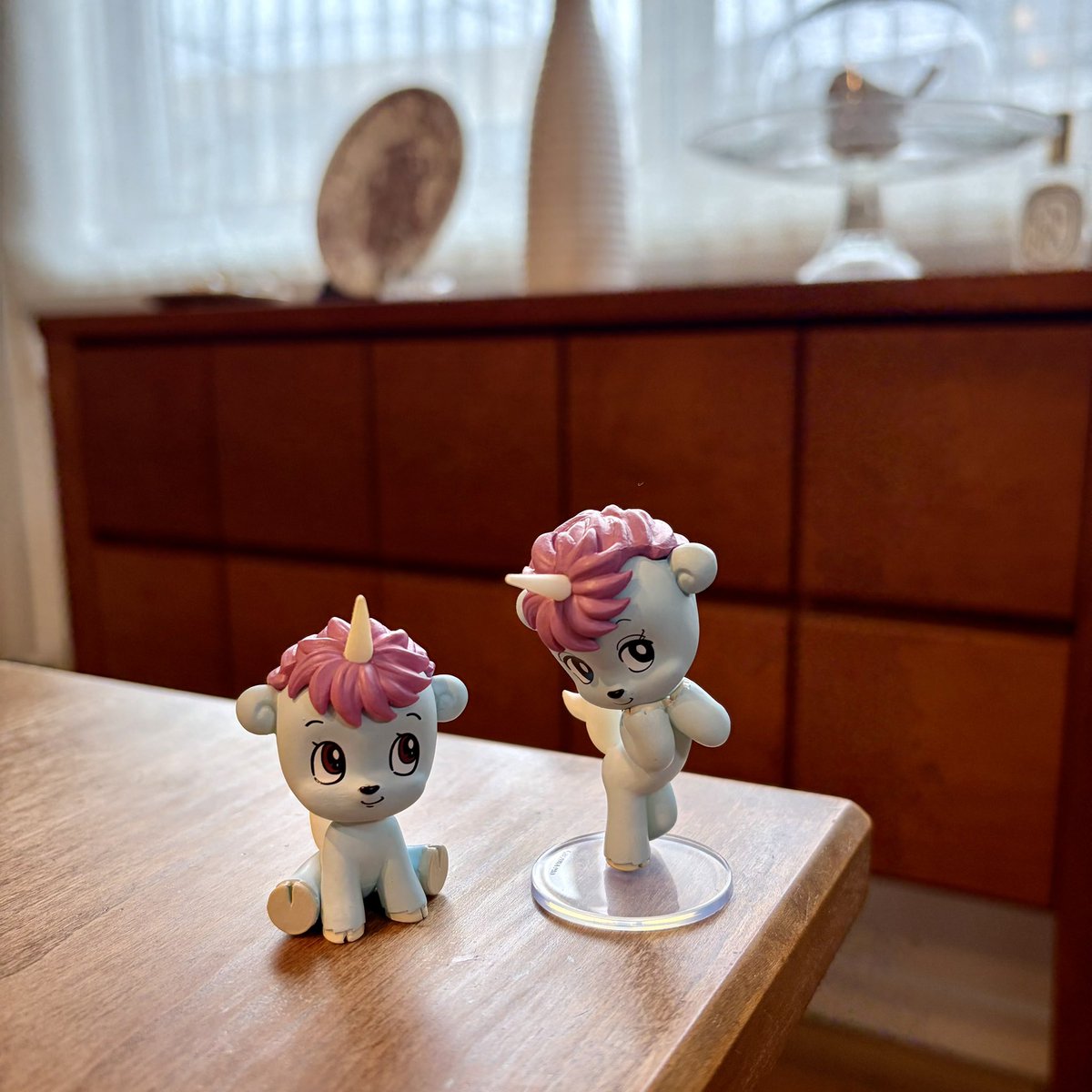 YOUNGTANMEL's tweet image. UNICOのガチャ

左は「おすわり」
右は「おすまし」　

あともう1種「おさんぽ」っていうのが絶対にほしいの🥹

#UNICO
#手塚治虫