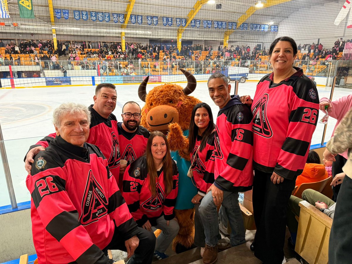 dylankrugerbc's tweet photo. We all have a role in stopping bullying. Today’s Battle of the Badges hockey game brought nearly 2,000 Delta students together to stand for kindness, respect, and inclusion on Pink Shirt Day. Delta showed what taking a stand looks like. #PinkShirtDay https://t.co/aEsQypWk5I