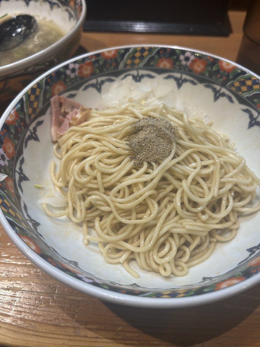 亀戸煮干し中華蕎麦つきひ
中華蕎麦
煮干し和え玉