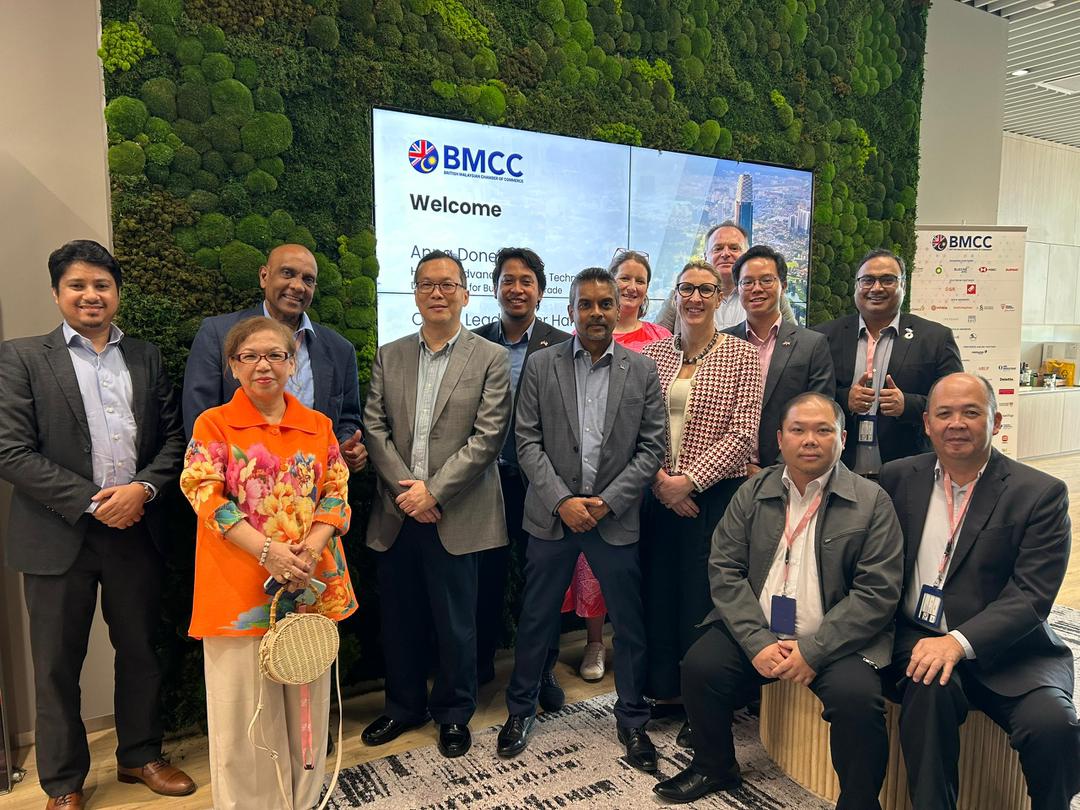 UKinMalaysia's tweet photo. We hosted colleagues from @biztradegovuk for discussions on how 🇬🇧 can support 🇲🇾’s nuclear ambitions under the 13MP.

Great engagements with @BMCCMalaysia Energy Committee, MyPower &amp; a standout visit to the iconic @Petronas Towers.

Momentum is growing for 🇬🇧-🇲🇾 cooperation. https://t.co/KZy6XIAVTb