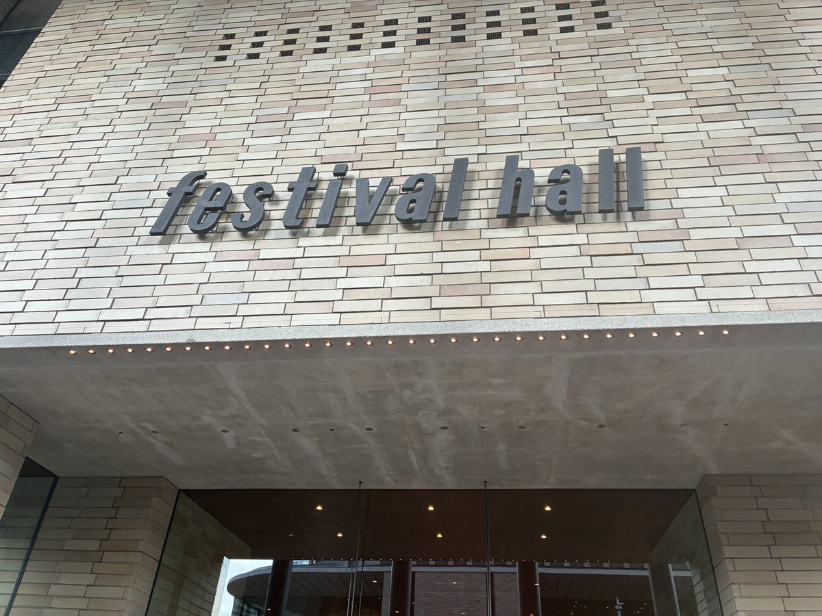 神戸のチケット届いたー🎫
結構前の方で嬉しい🥹🙏
あ、あと今日も楽しむよー🎸🎤🎹🎵