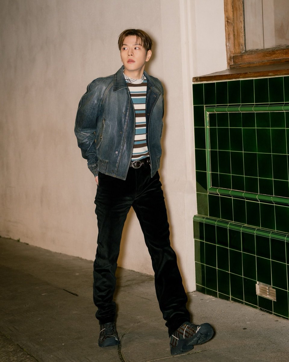 bbuggu_ming2's tweet image. 승민이 런던 스트리트 버버리룩 사진 추가🐶📸

#BURBERRYAW26xSEUNGMIN
#SEUNGMINxBURBERRY
#Seungmin #승민