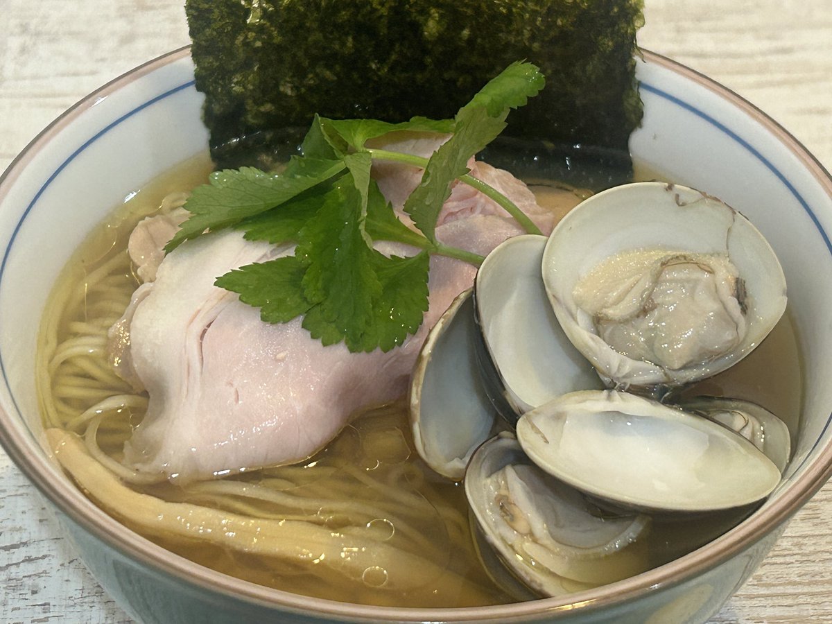 tsakurai1215's tweet photo. やっと食べれた🥰
大大大好きな蛤そば🍜
これだけはスープも完飲🥹🥹

中華そば 四つ葉 : 
埼玉県川島町伊草298-20
#ラーメン #百名店 #四つ葉 #ramen #貝出汁 https://t.co/MLclBTY9BM
