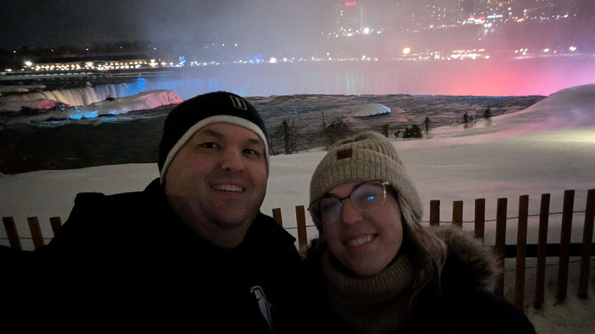 mts110tuba's tweet photo. A little impromptu trip up to Niagara Falls to celebrate @EmmaAdkins22 bday! Happy birthday!! I love you! https://t.co/9GbRig8Hbg