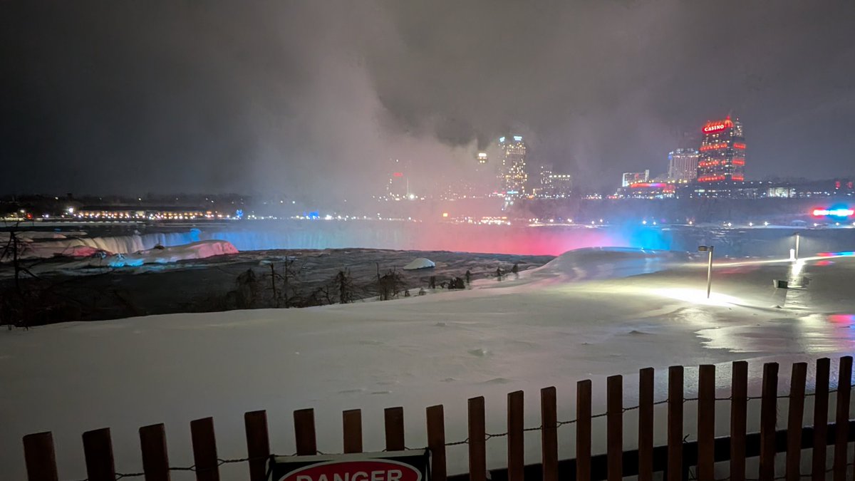 mts110tuba's tweet photo. A little impromptu trip up to Niagara Falls to celebrate @EmmaAdkins22 bday! Happy birthday!! I love you! https://t.co/9GbRig8Hbg