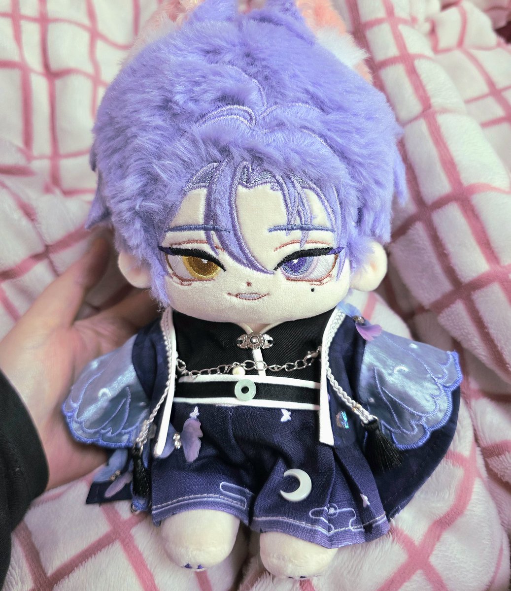 나 이제 주력 바꿧다고
너 주려고 큐야인형 아직 보관하고잇는데
택배언제깔거냐고
아ㅜㅜㅜㅜ