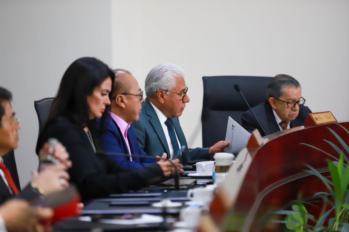 El Magistrado Presidente, Cristóbal Arias Solís,  encabezó la reunión previa a la Séptima Sesión Ordinaria del Pleno del <a href="/TFCA_mx/">Tribunal Federal de Conciliación y Arbitraje</a> , en la que Magistradas y Magistrados, analizaron y discutieron los proyectos de acuerdo que serán sometidos a votación este jueves.