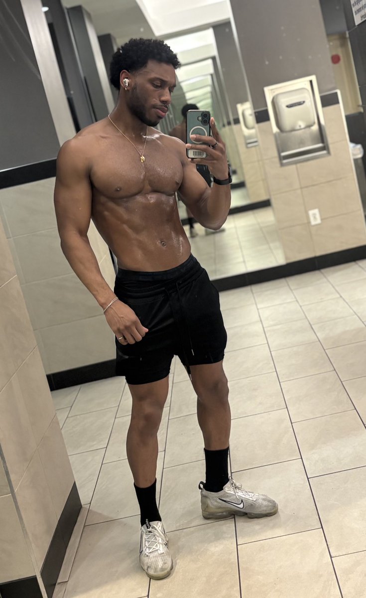 TheExhibitofE's tweet photo. 🥩 https://t.co/fZPi4QvTLY