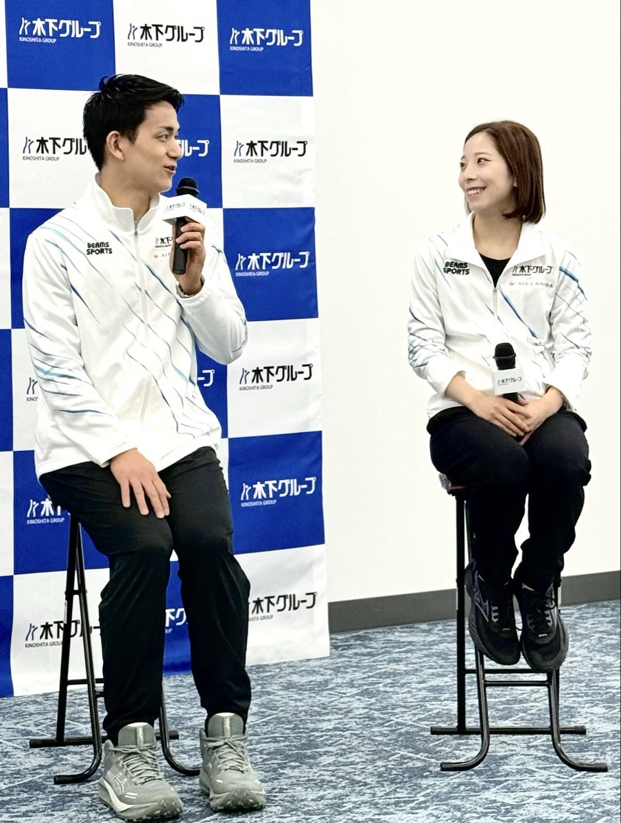 三浦璃来・木原龍一組が2月26日、所属先の木下グループ本社を表敬訪問。ミラノ・コルティナ五輪で日本ペア初の金メダルを獲得し、ゴールデンスラムを達成した２人に木下直哉代表からポケットマネーで１人2000万円ずつの報奨金が贈られました。同グループは2009年からカップル競技を支援しています。