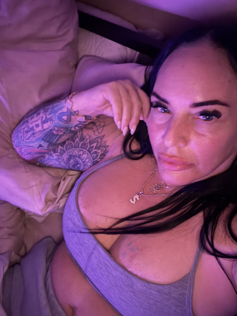 Had a shoot cancellation for tomorrow at 7pm, who’d like to collab ?