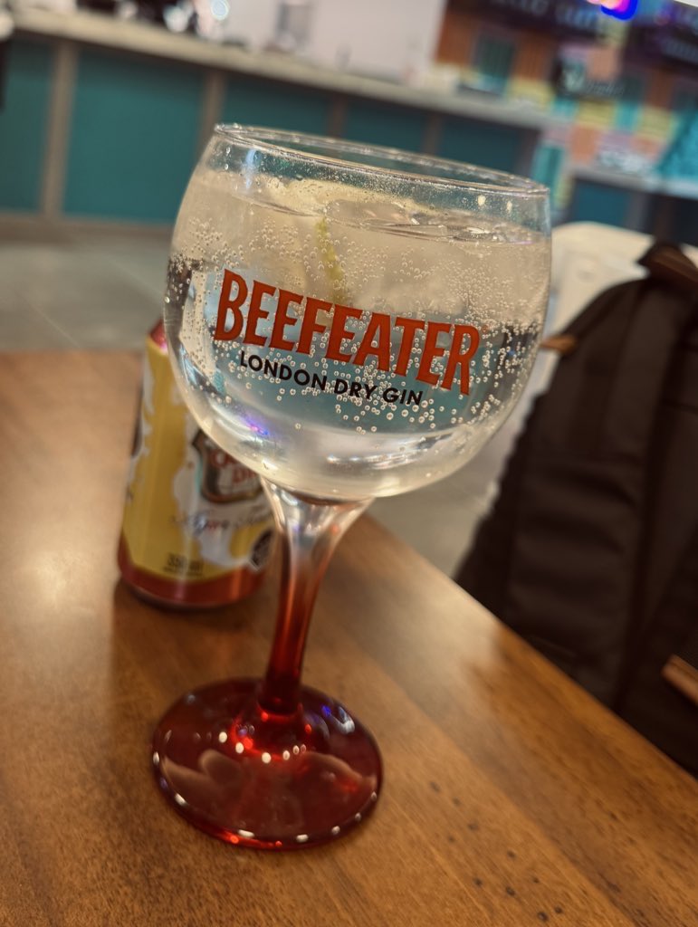 Jottaapee's tweet image. Esperando el vuelo. ✨ #SCL