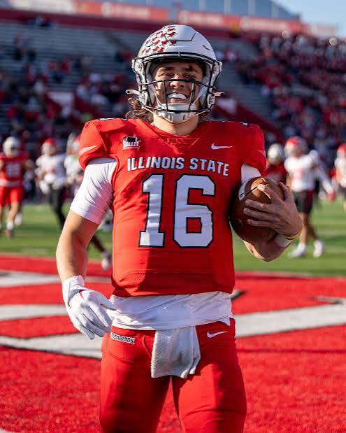 cartertemple2's tweet photo. After a great conversation with @CoachTurnerISU I am blessed to have receive an offer from @RedbirdFB! @CoachBodway @TonyPetersen17 @jeremycrabtree @KMOBULLDOGS @CoachHoover https://t.co/pFiKNkL9G4