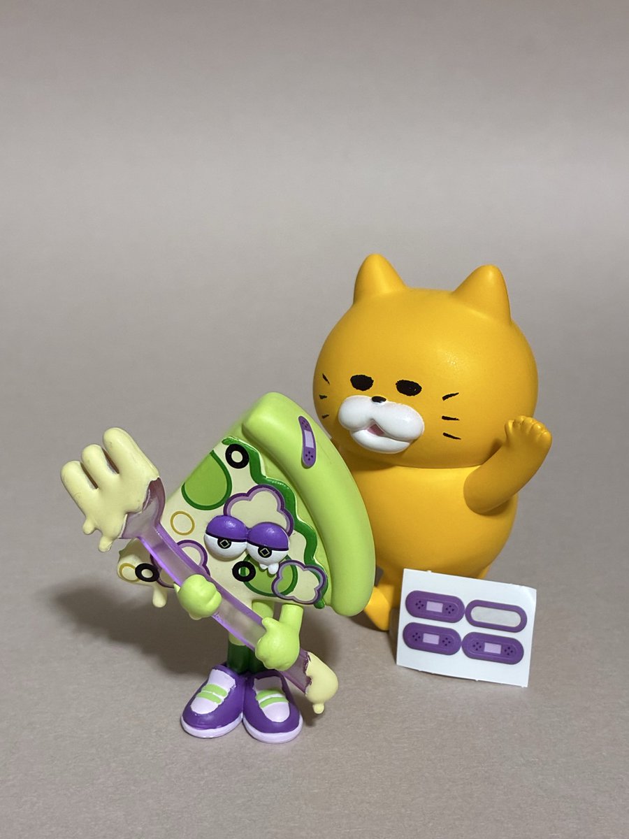 9h10Ngsyoo's tweet photo. ニャー、
ばんそうこうシール はりますね
#MUUKTOY
#FOODATTACK https://t.co/senyJLr1vH