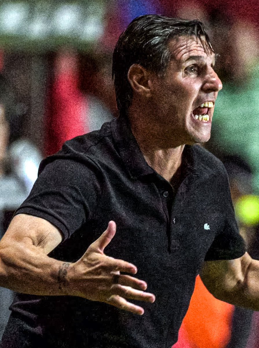 dataref_ar's tweet photo. 🗣️ “FUIMOS NOSOTROS LOS QUE FUIMOS A BUSCAR EL PARTIDO TODO EL TIEMPO. A VECES LA SUERTE NO JUEGA A TU FAVOR”

🐞 Nicolás Diez, DT de Argentinos Juniors, luego de la eliminación en la fase 2 de la pre-Libertadores:

“No creo que el equipo haya entrado en ningún tipo de dudas. Nos tiraron un centro y nos hicieron un gol de afuera del área. Fuimos nosotros los que fuimos a buscar el partido todo el tiempo.

Nos faltó concretar. Nos falta el pase final, la gambeta final. Tiramos 72 centros atrás y alguna vez hay que empujarla, es la verdad. 

Hemos entrenado siempre los penales. Estamos en la misma: con la gente y lo que significa pasar en la Copa, no es lo mismo. A los jugadores desde siempre les estuve agradecido. Hicimos lo que les pedí: ir al frente y atacar. Fue lo que les pidió el técnico: que les caiga una pelota del cielo y les cayó.

Siempre digo lo mismo: me hago cargo del equipo, de lo que hago en la semana y la preparación del partido. A veces la suerte no juega a tu favor. Hay que levantarse, luchar y pelear el campeonato”.