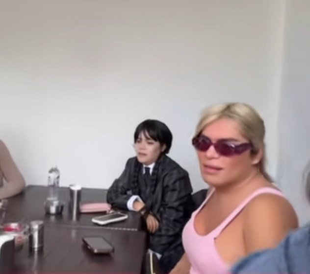 Espero que Jenna se esté divirtiendo mucho en sus descansos de las filmaciones con wendy guevara