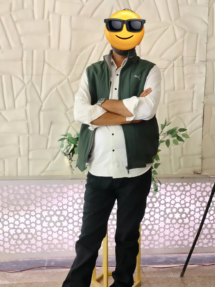 KP8441's tweet image. ढूँढ़ने चले थे एक शख्स की मोहब्बत,

खुद को ही खो दिया उसकी चाहत में

🙊

#Krish