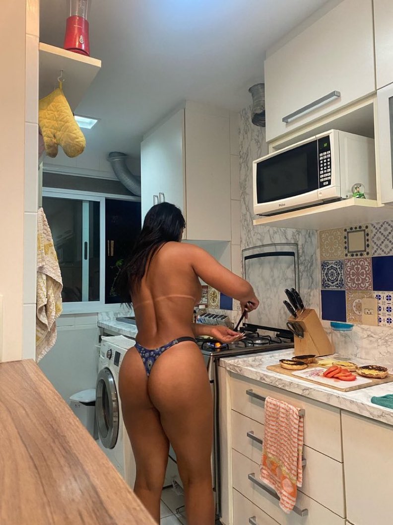 Morar comigo é assim vai chegar e do nada vou tá assim kkkkkkkkkkk