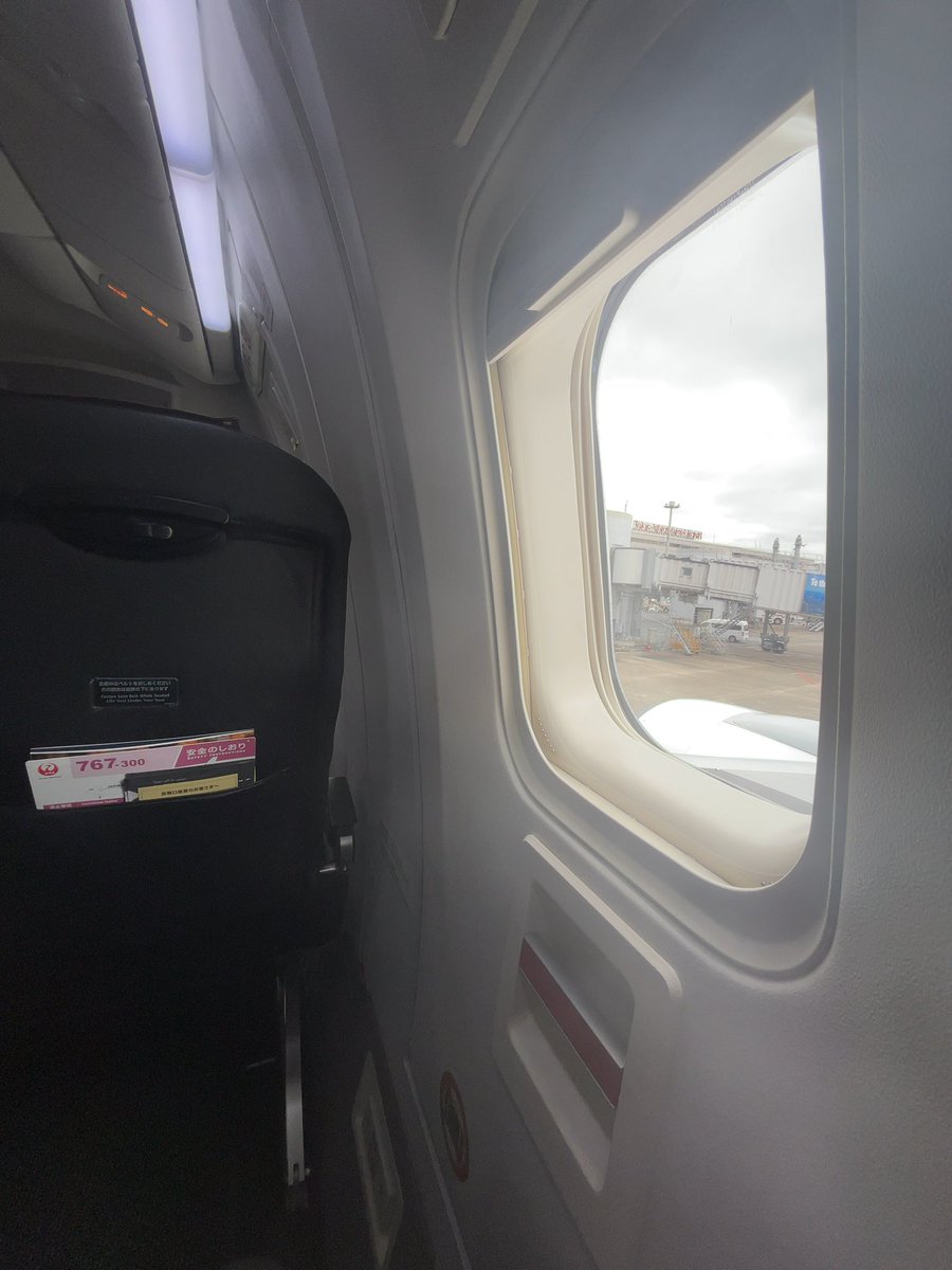 6レグ JA658J 初めての函館へ！ 久しぶりの非常口座席