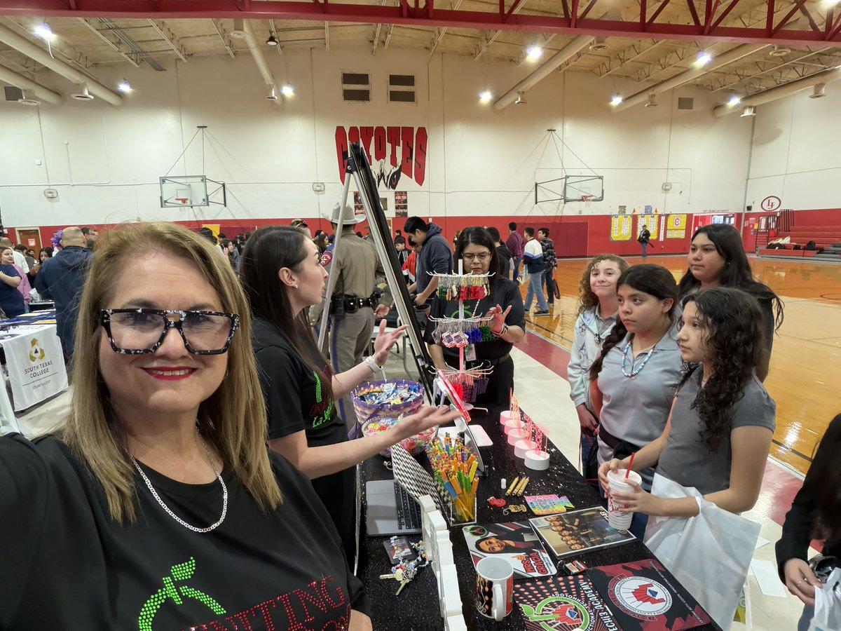 ᑕᒪEᗰ Gᗩᖇᘔᗩ 💻 tweet media