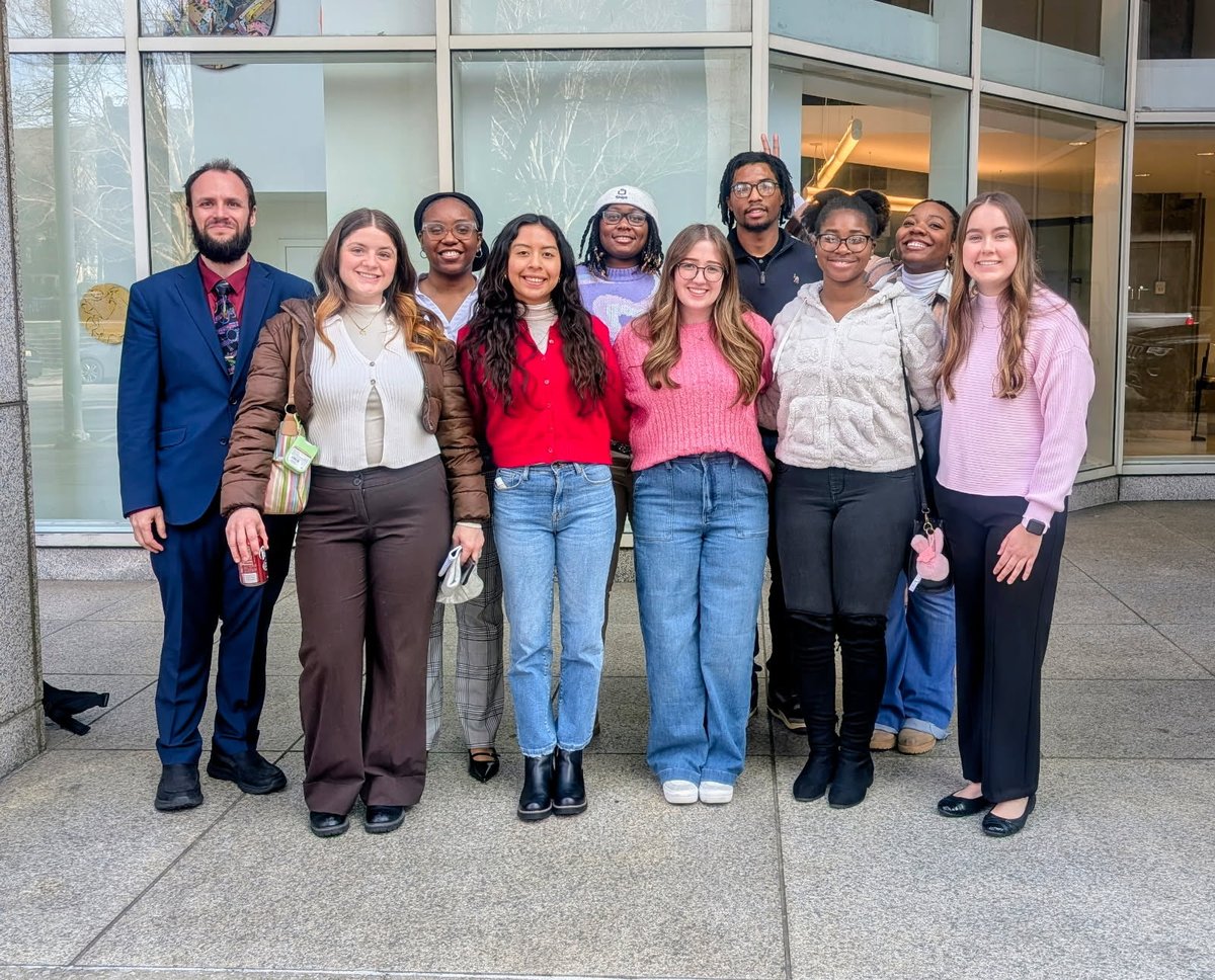 amaatjsu's tweet photo. Yesterday, our AMA chapter toured Shipt’s HQ in Birmingham, AL! 🏢✨ Guided by Jada Dumas and Megan Hardin, we explored operations, culture, and strategy while engaging in real-world marketing discussions. 💼📊 An inspiring visit that helped us grow and connect. 🤝📈 https://t.co/V0WtYaoTcm