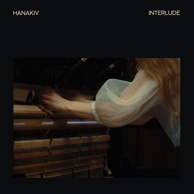 more_records's tweet photo. ＜予約受付中！＞

【Hanakiv /Interlude】

英国の先鋭ジャズ・レーベルGondwana Recordsからセンセーショナルなデビューを飾ったエストニア出身、現在はロンドンで活動する女性ピアニスト／サウンドアーティスト／作編曲家 ハナキフ の2ndアルバムが完成！

https://t.co/T5gmCONBzz https://t.co/DIIab0vleW