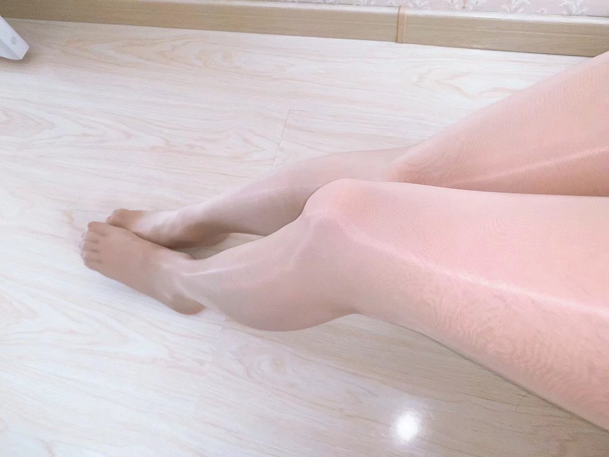 neverbk's tweet photo. 0433 延吉还有喜欢丝袜，丝袜控的小姐姐吗🥹🥹  #0433 #丝袜 #丝袜美腿 #丝袜无内 #丝袜控 #丝袜全包 #丝袜套鸡  #PantyAndStocking #pantyhose #nylon https://t.co/wj19bmc0s3
