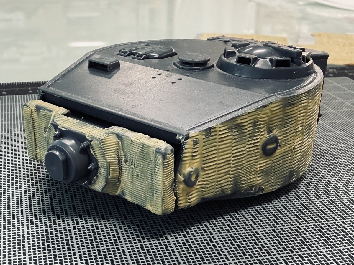 モデルカステン tweet media