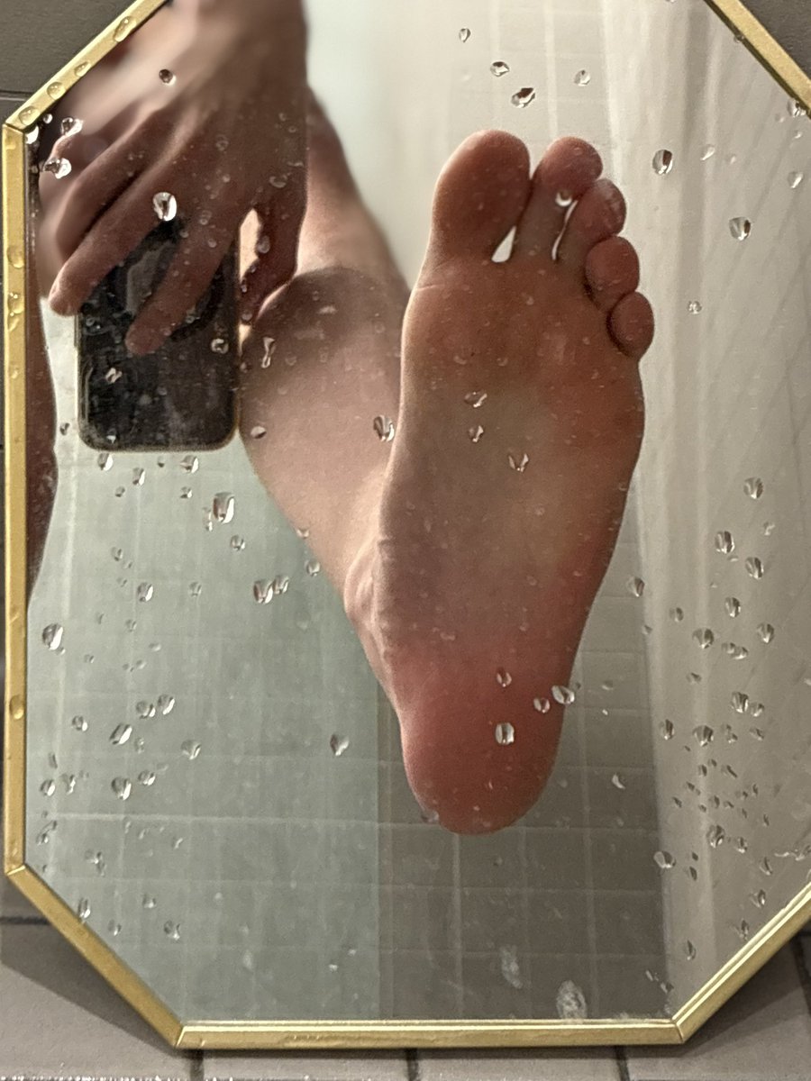 OnyxExhib's tweet photo. who’s hungry 🤤 #gayfeet https://t.co/XqpVoZkdIC