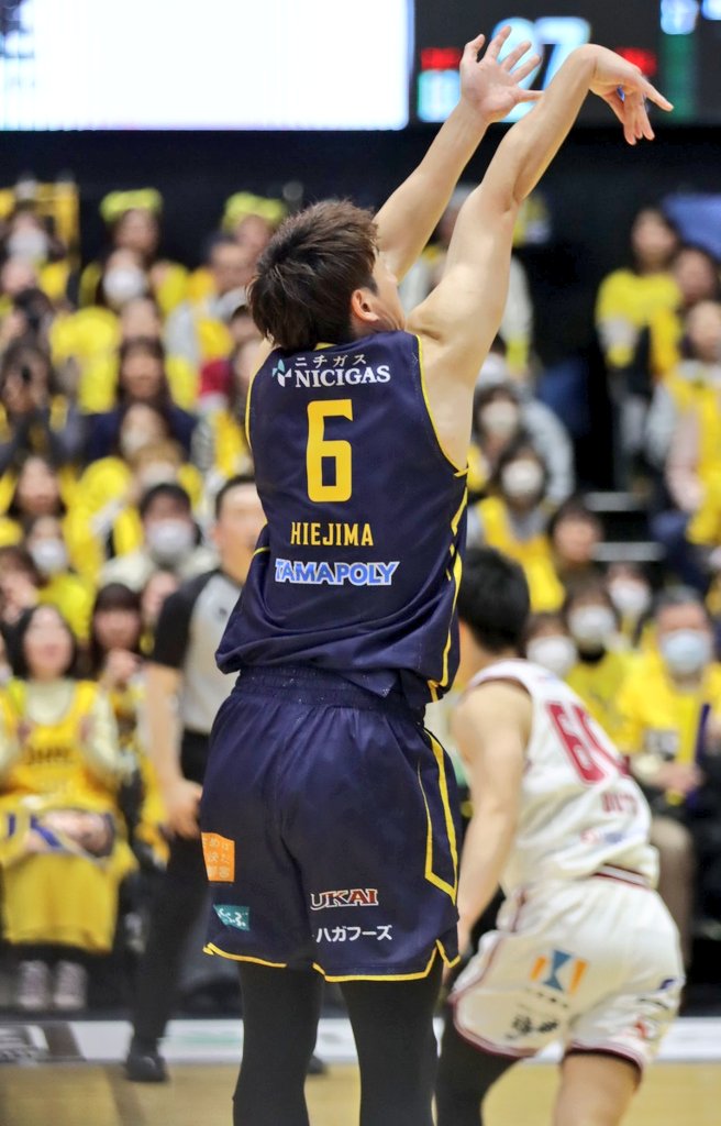 32Yukarikun's tweet photo. #BREX
#vs川崎戦
#遠藤祐亮
#比江島慎
#ThreePoint👌
右から中央から👌✨ https://t.co/NlgFivzK35