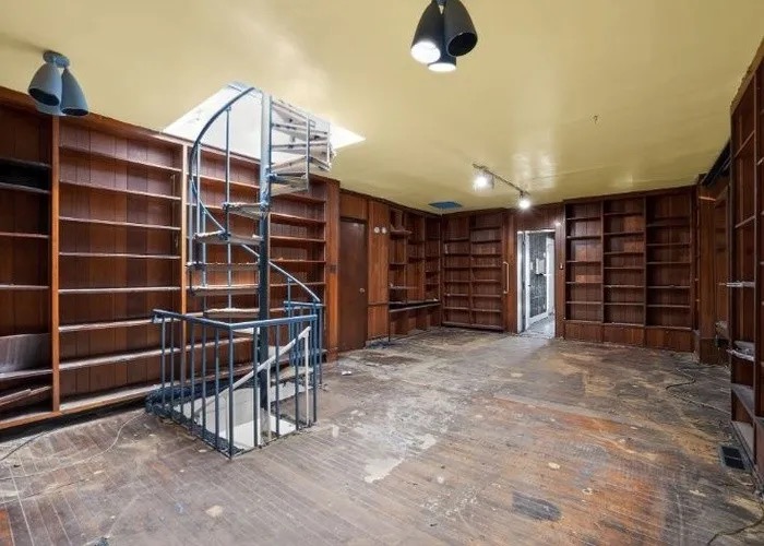 Midwest Antiquarian tweet media