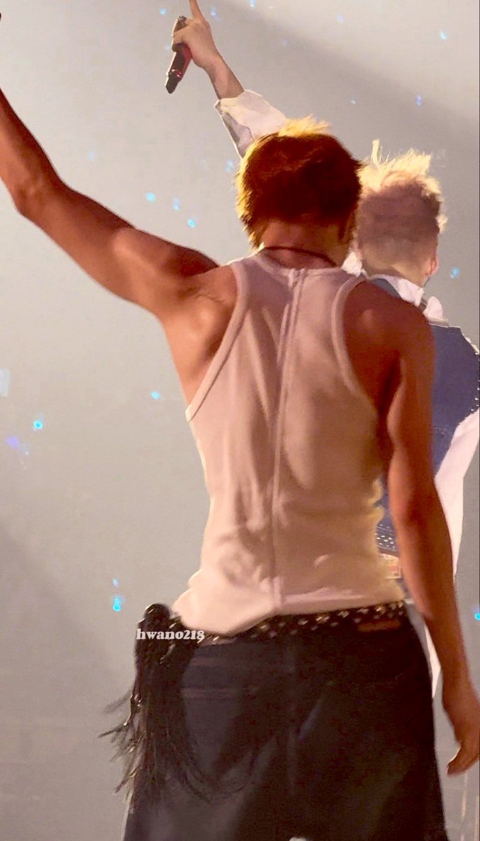 F. (@bl00shwn) on Twitter photo 