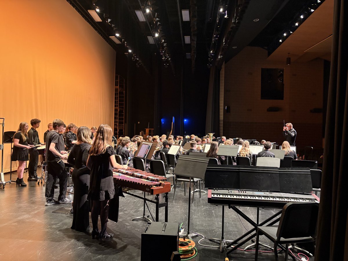 Mead HS Bands tweet media