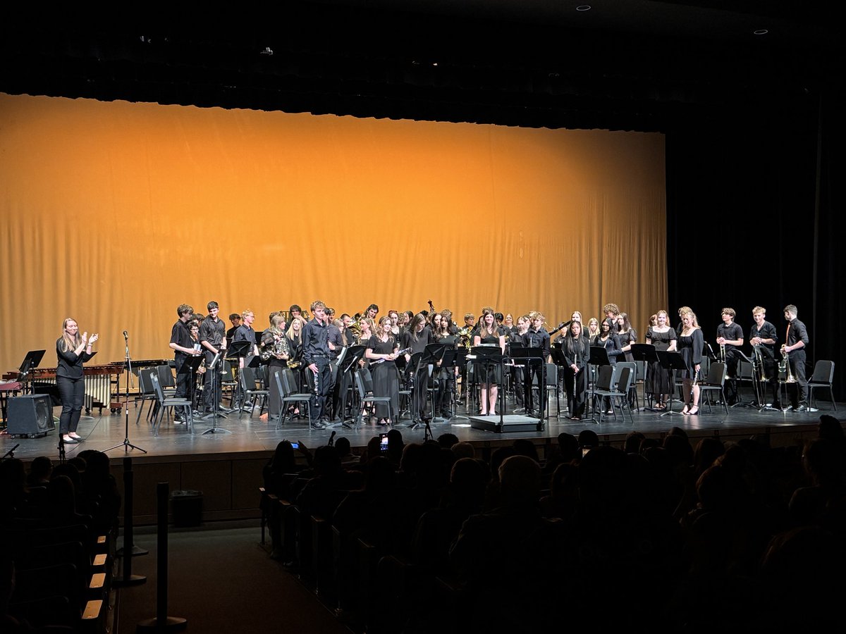 Mead HS Bands tweet media