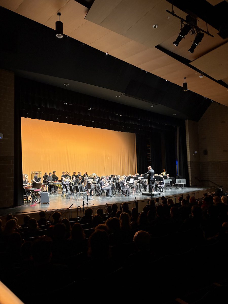 Mead HS Bands tweet media