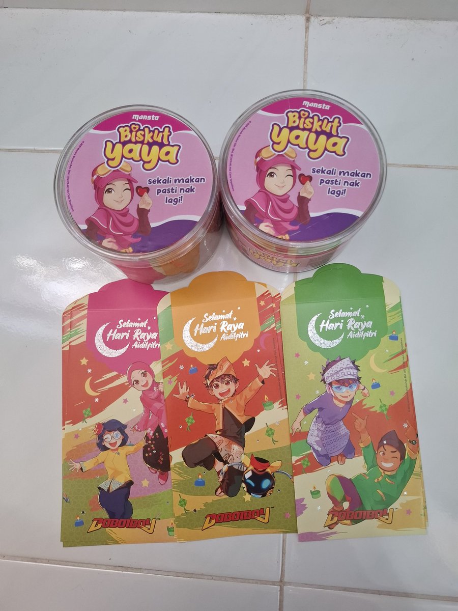 Yayyy biskut Yaya dah sampai!