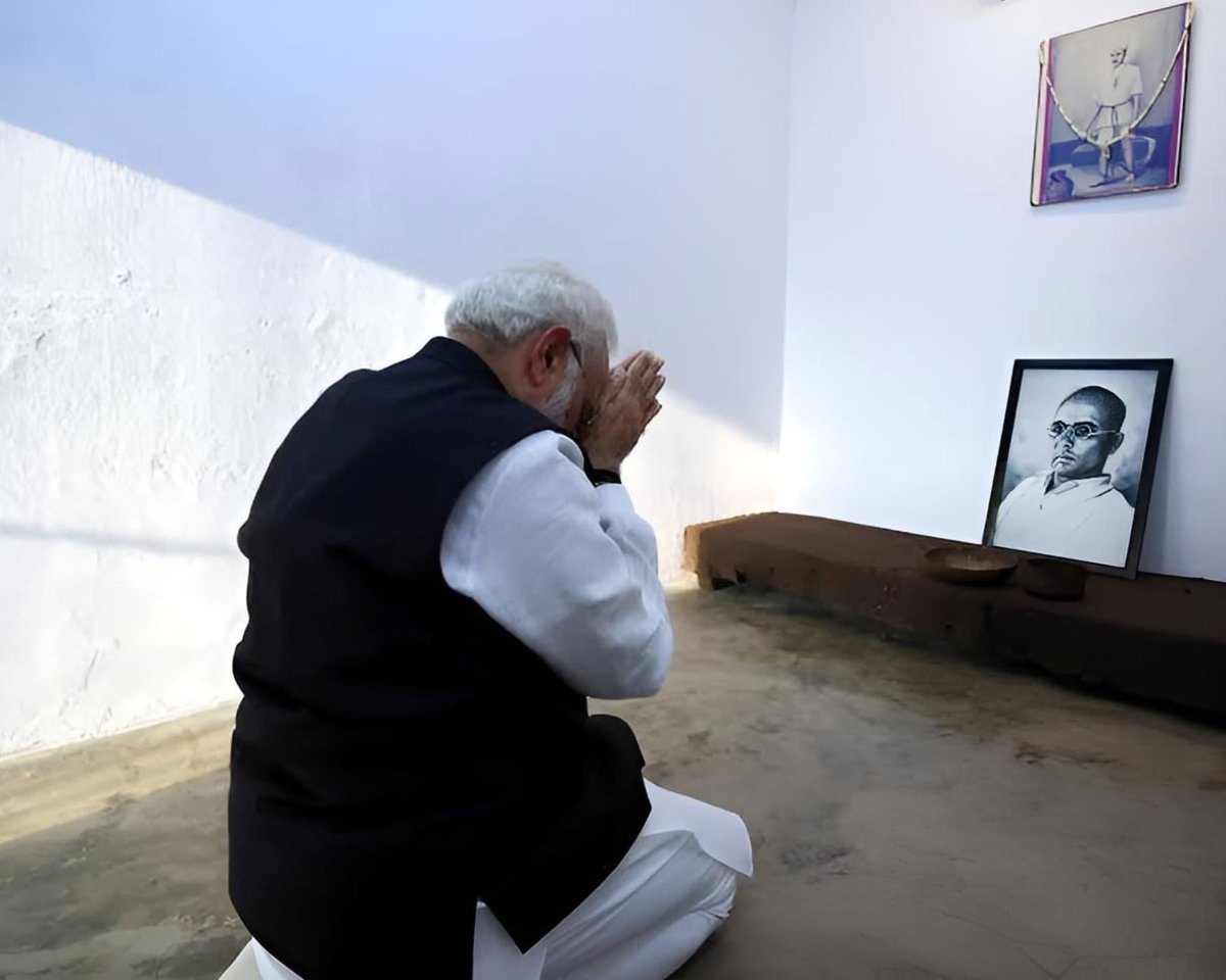IJagdishdewasi's tweet photo. माँ भारती के अमर सपूत, अदम्य साहस और राष्ट्रवाद की प्रखर आवाज ‘स्वातंत्र्यवीर’ विनायक दामोदर सावरकर जी को उनकी पुण्यतिथि पर शत-शत नमन।

भारत की स्वतंत्रता के लिए उनका त्याग, संघर्ष और बलिदान सदैव प्रेरणादायक रहेगा। सेल्युलर जेल की कठिन यातनाएँ भी उनके राष्ट्रप्रेम को डिगा न सकीं।

उनका जीवन हमें सिखाता है कि राष्ट्र सर्वोपरि है। आइए, उनके आदर्शों पर चलने का संकल्प लें।

#VeerSavarkar #VeerSavarkarJayanti