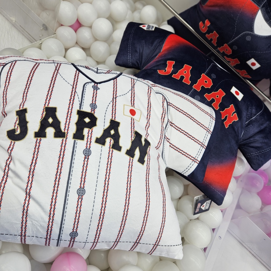 💙新入荷景品情報💙 【侍ジャパンユニフォーム型超BIGクッション