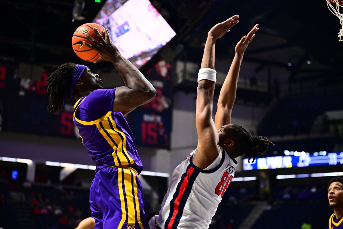 Timeout | 2H 00:35.9

LSU 80, OM 82