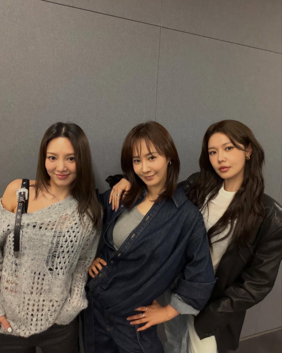 SNSD_0805's tweet photo. [INSTAGRAM] yulyulk:

만백성에게 고하노니 🎤

https://t.co/IYSA8elhzz https://t.co/MxNNmttRMS