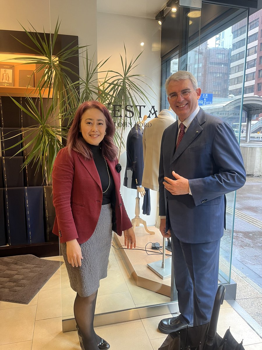 VESTAbyJohnford's tweet image. 長きにわたりVESTAをご愛顧くださったイタリア大使🇮🇹ベネデッティ閣下のご出発の日。仕立てた一着一着と共に過ごした時間は、私たちの誇りです。海外の地でもさらなるご活躍を心よりお祈り申し上げます。
#VESTA #PowerOfSuit #BespokeTailoring #GinzaTokyo