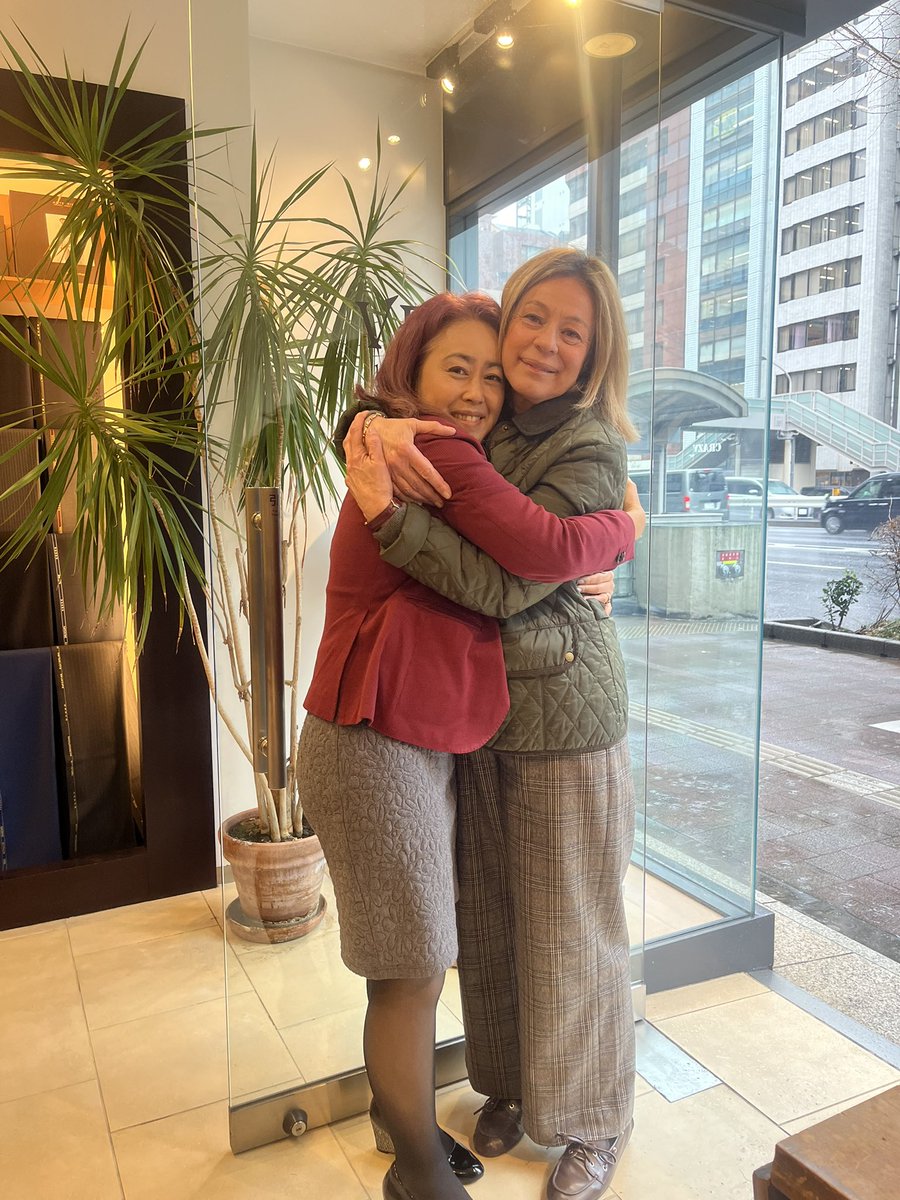 VESTAbyJohnford's tweet image. 長きにわたりVESTAをご愛顧くださったイタリア大使🇮🇹ベネデッティ閣下のご出発の日。仕立てた一着一着と共に過ごした時間は、私たちの誇りです。海外の地でもさらなるご活躍を心よりお祈り申し上げます。
#VESTA #PowerOfSuit #BespokeTailoring #GinzaTokyo