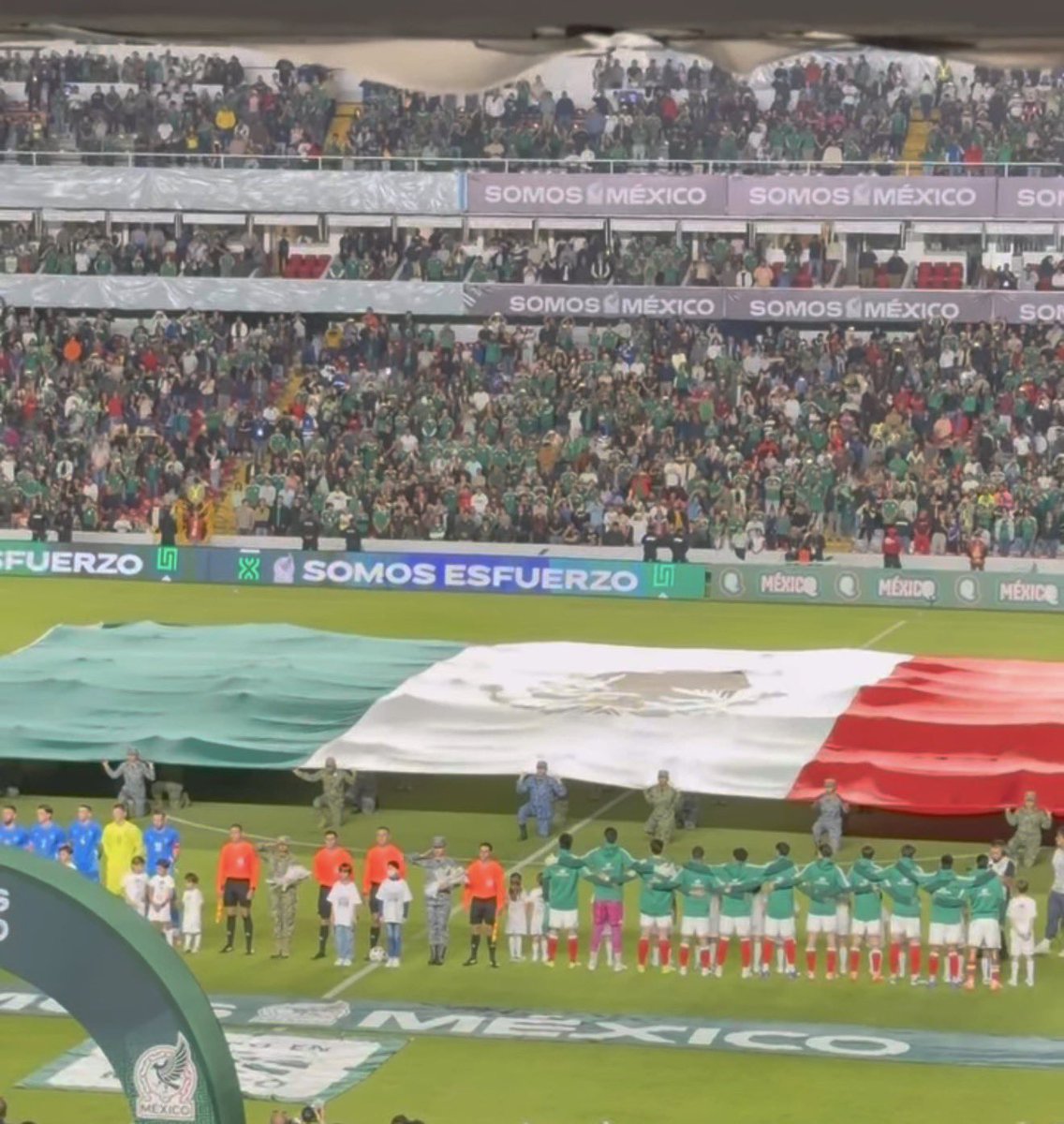 julio_cabrera's tweet photo. Palomita ✅ para #Querétaro, para su gente, para su gobierno, para las fuerzas del orden, para su estadio. https://t.co/1wDLNJcL1d