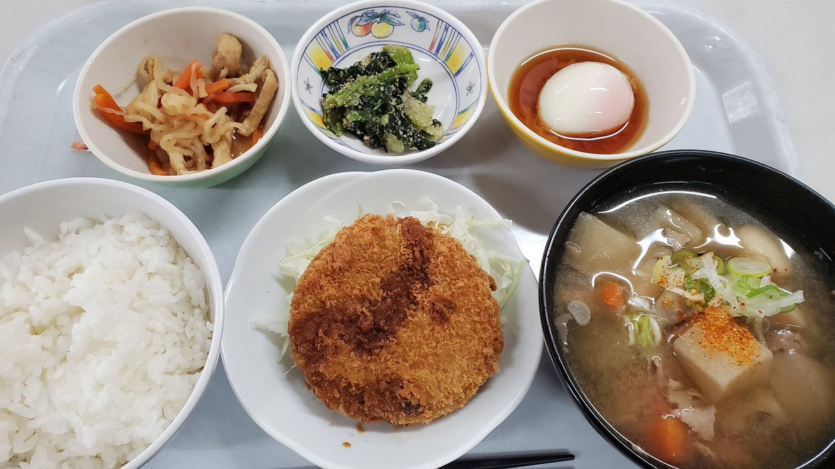 ueon11's tweet photo. 昼飯（700円）
#区役所めし https://t.co/NzHe60iZ1T
