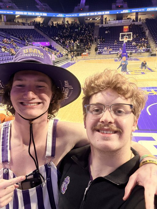 last regular season game with both of us as students. the aubc is gonna miss you (on a regular basis, he will be back) <a href="/DanielMerriman_/">Daniel Merriman</a>💜